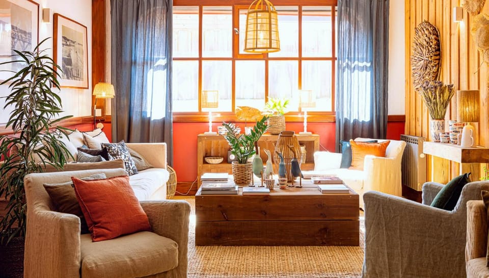 Shared lounge/TV area