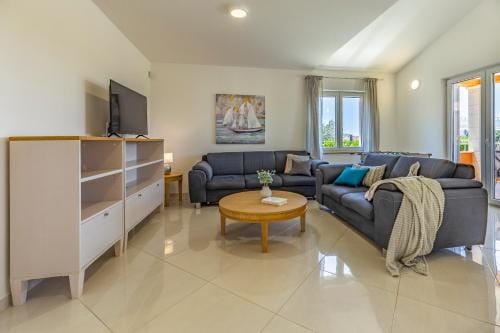 Lotus Villas Resort Hotel in Pula