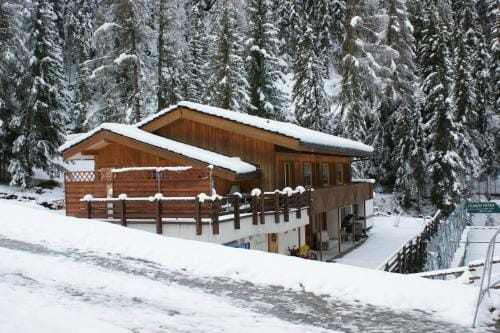 Gite du Prilet Inn in Canton of Valais