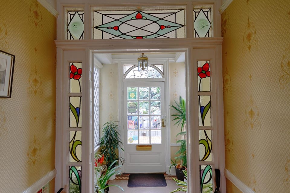 Holcombe House Guest House Hotel in Llandudno