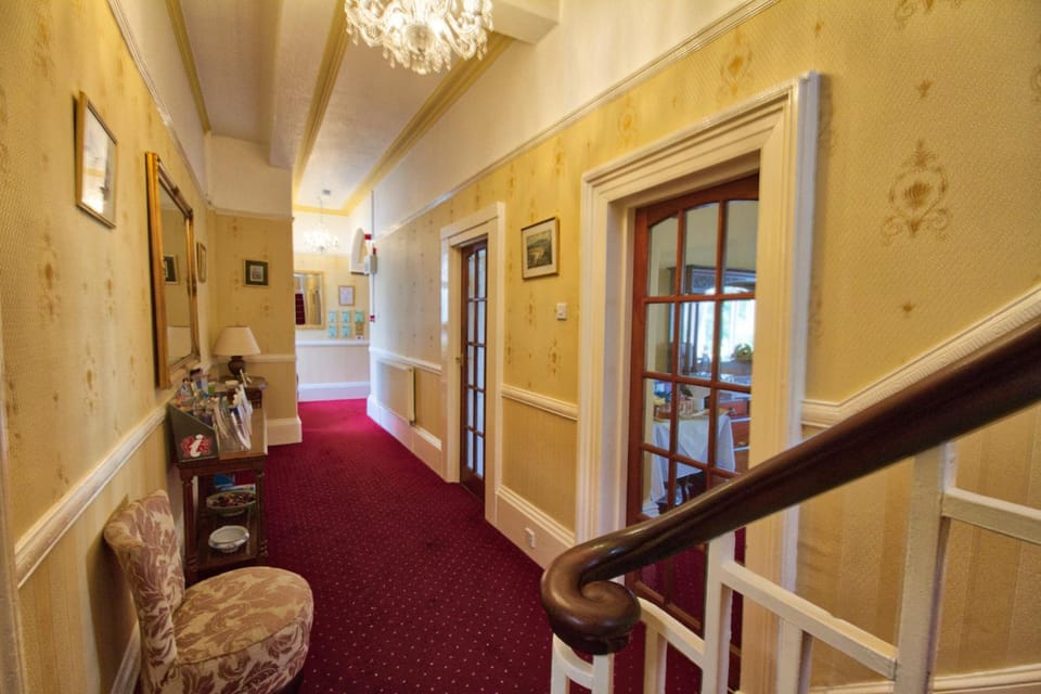 Holcombe House Guest House Hotel in Llandudno