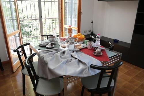 Guest House Via Emilia Hotel in Reggio Emilia
