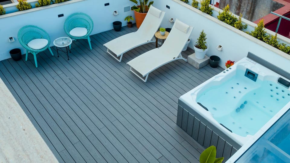 Hot tub