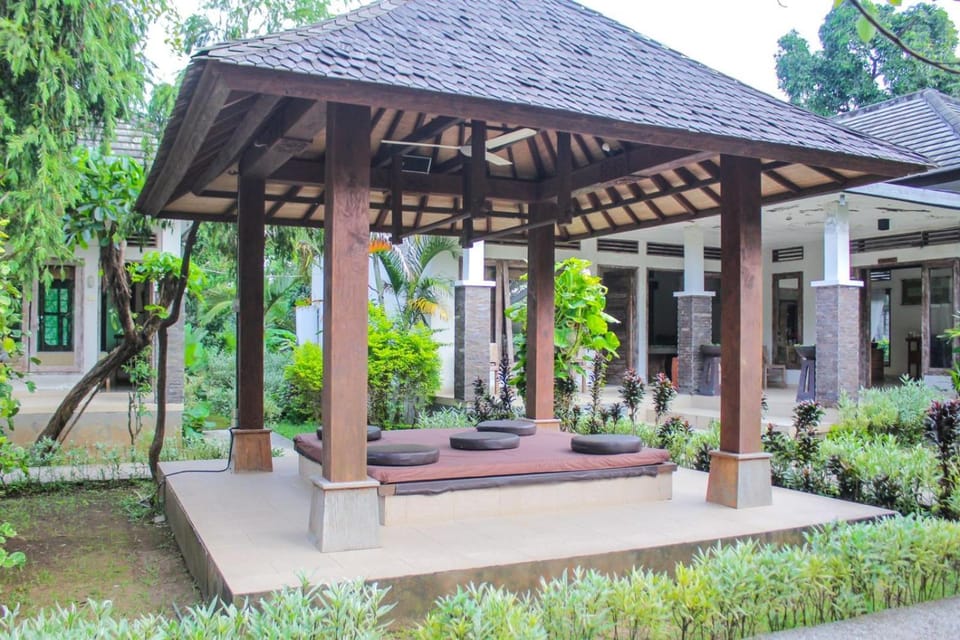 Araminth Guest House and Spa Hotel in Buleleng