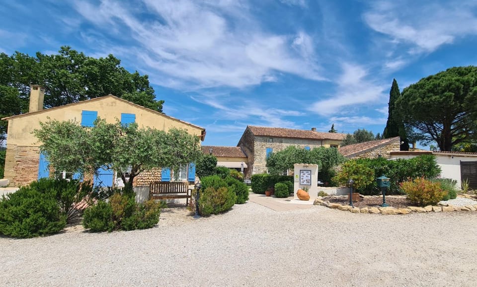 Logis Hotel La Bastide Saint Bach Hotel in Provence-Alpes-Côte d'Azur