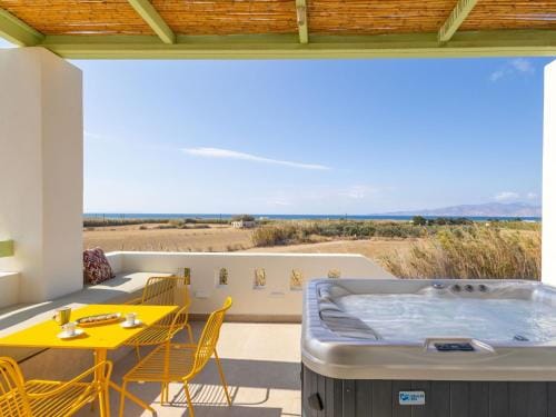 Plioni Villas With Private Pool & Suites With Hot Tub Hotel in Naxos, Naxos and Lesser Cyclades, Greece