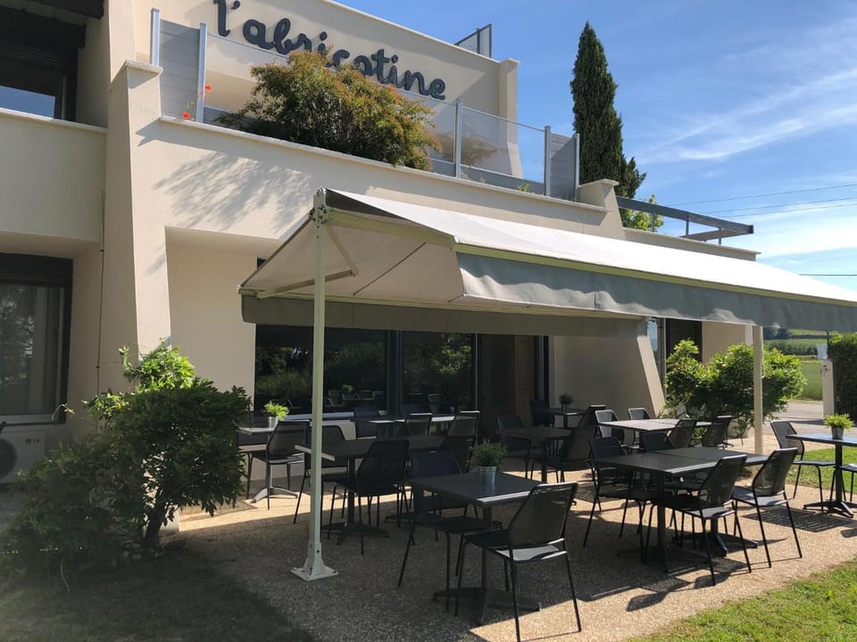 Logis Hotel l'Abricotine Hotel in Provence-Alpes-Côte d'Azur