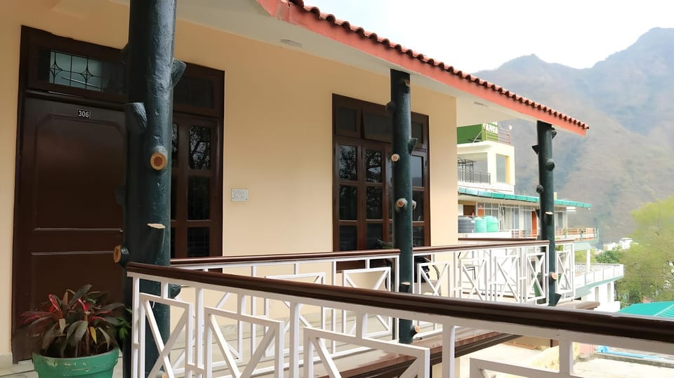 Gayatri Resort  Hotel in Rishikesh