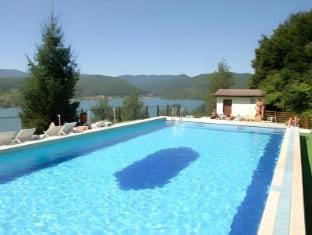 Cincis by the Lake Motel in Serbia