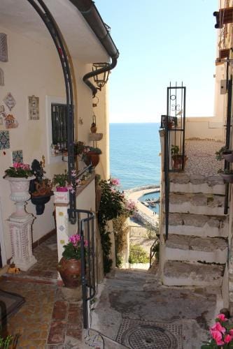 Il Mare Nel Pozzo Sperlonga Centro Storico Tutti i servizi sotto casa, a 100 mt dal mare Parcheggio  Hotel in Sperlonga
