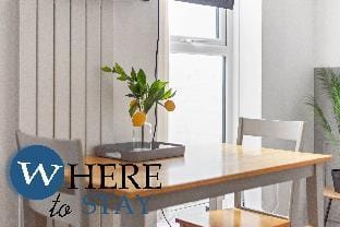 Entire Modern House City Center Hotel in Barrow-in-Furness