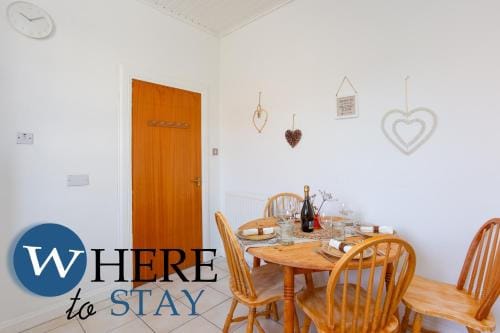 Bright 2bed apartment in Galashiels City Centre Hotel in England