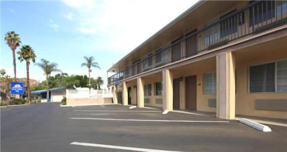 Raincross Hotel Hotel in Riverside