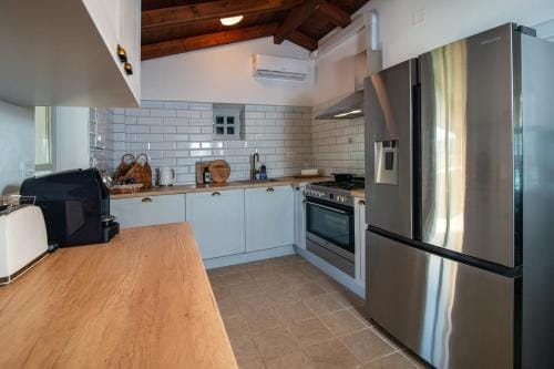 Private Cottage in olive grove with heated Pool Hotel in Šibenik-Knin County, Croatia