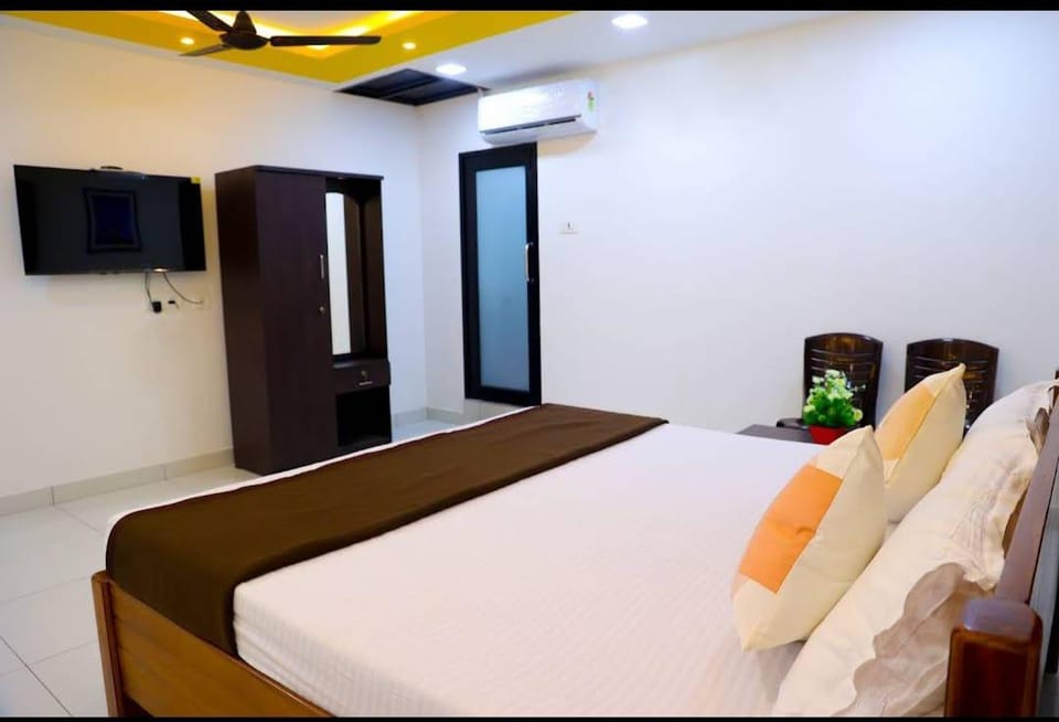 GMS Golden Residency Hotel in Puducherry