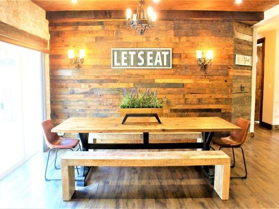The Rustic Inn- Family Friendly Near Fiesta Texas Hotel in San Antonio
