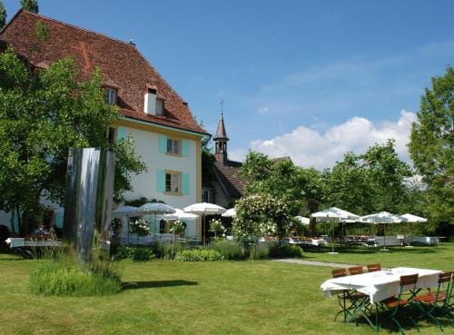 Schloss Ueberstorf - Tafeln, Tagen, Traumen Inn in Fribourg, Switzerland