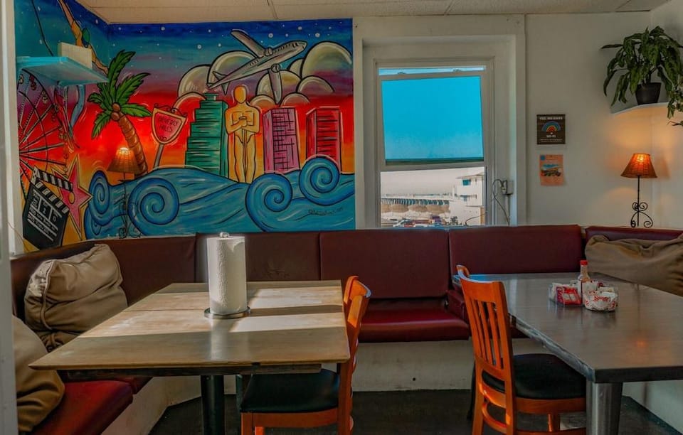 ITH Hermosa Beach Surf Hostel LAX Hostel in Hermosa Beach