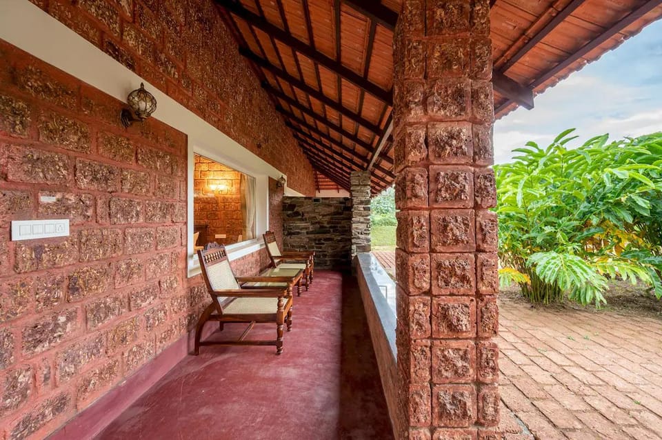 Gudlu Hotel in Karnataka