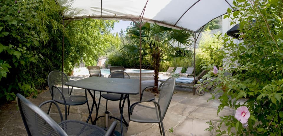 Hotel la Fete en Provence Hotel in Provence-Alpes-Côte d'Azur