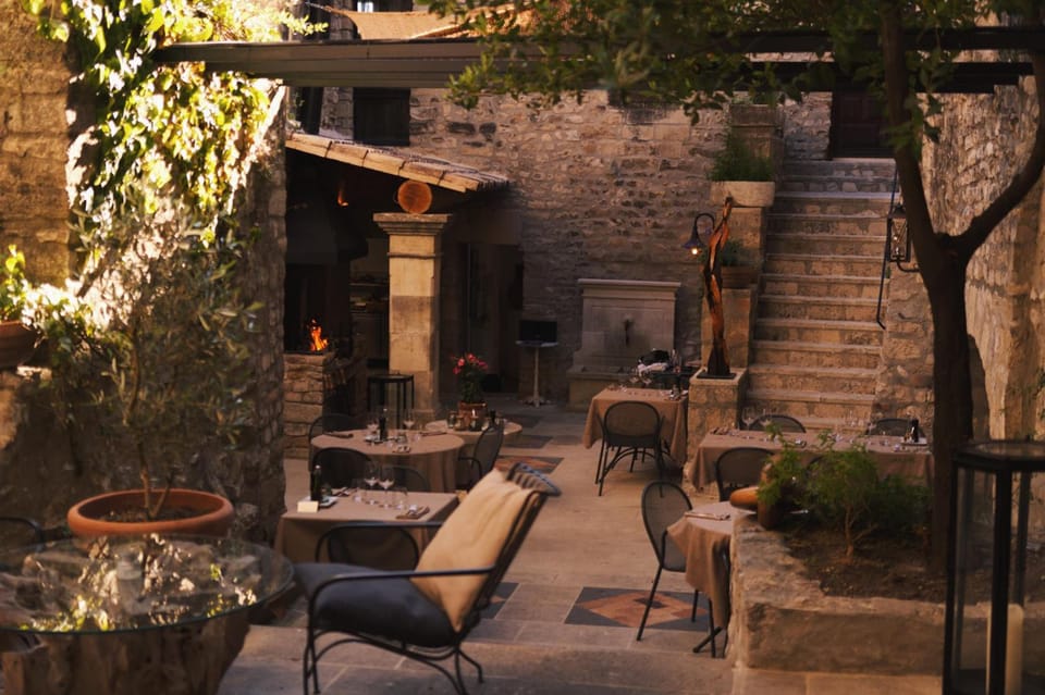 Hotel la Fete en Provence Hotel in Provence-Alpes-Côte d'Azur