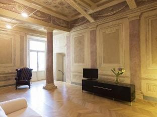 Rent In Tuscany Cortona Deluxe Hotel in Cortona