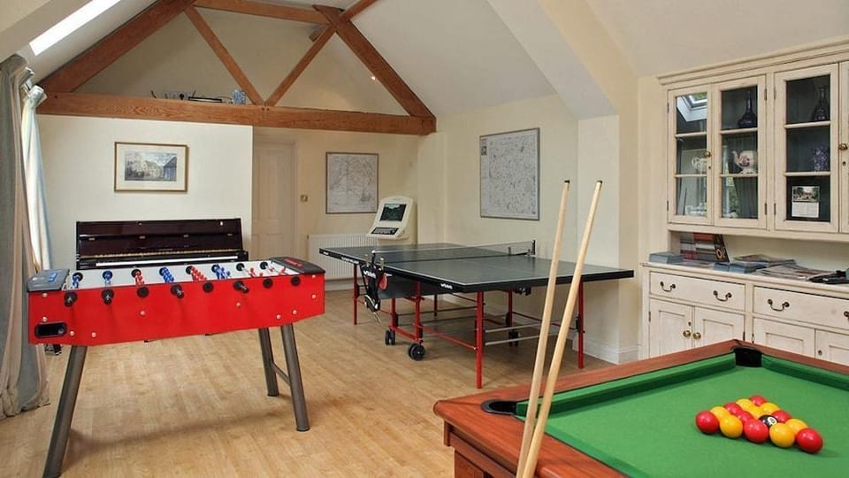 Goodwood Cottage Hotel in West Oxfordshire District