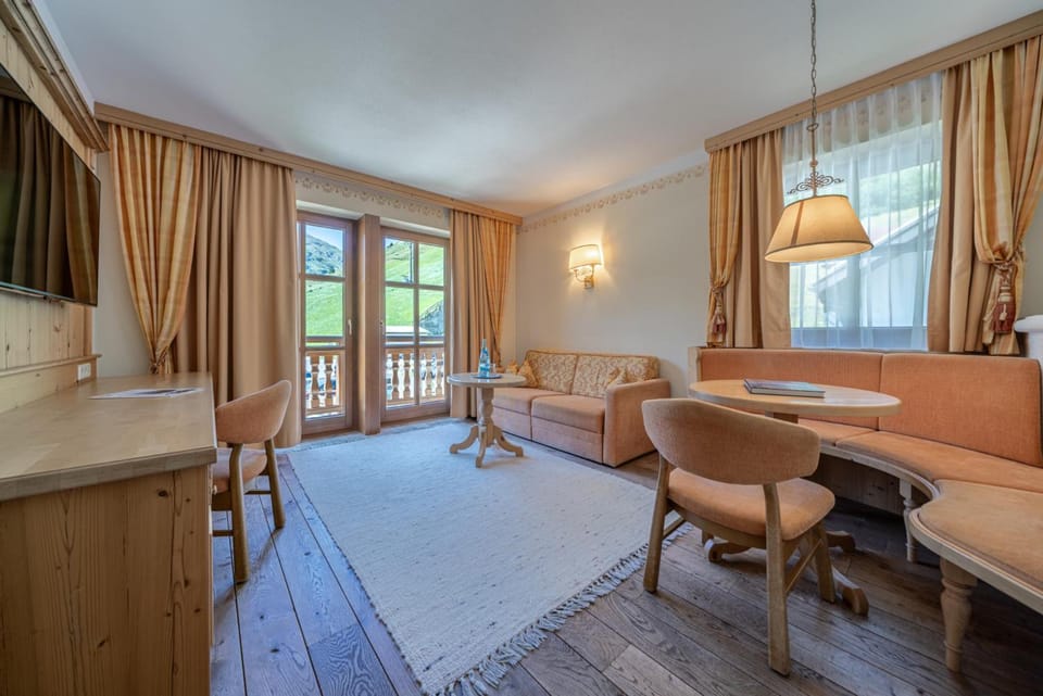 Natur & Alpinhotel Post Hotel in Tyrol