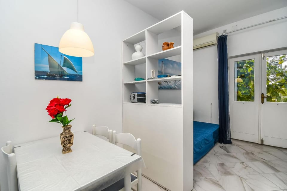 Apartments Helios Hotel in Šibenik-Knin County, Croatia