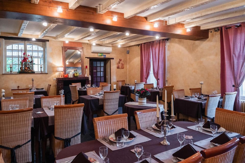 LOGIS-Hotel Restaurant Auberge Les Vallees Du Perche Hotel in Normandy