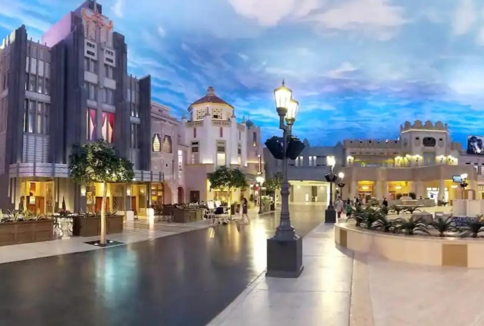 Corniche Street - Stunning Room Hostel in Abu Dhabi