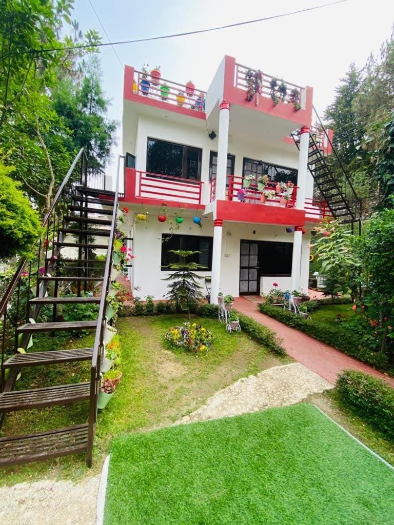 Sunrest Villa Hotel in Uttarakhand