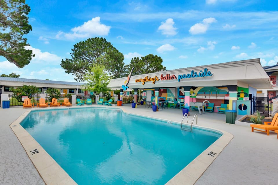 Swimming pool