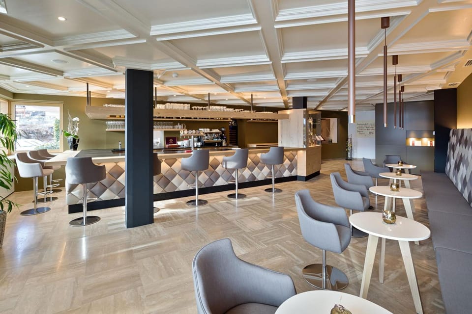 Bar/lounge