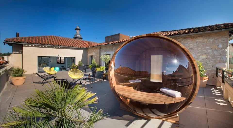 Urban Style HOTEL LES FLEURINES Hotel in Villefranche-de-Rouergue