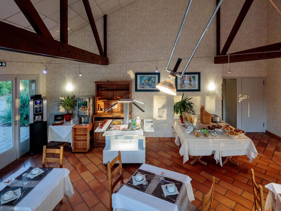 Logis Hotel Noemys Morgon Hotel in Bourgogne-Franche-Comté