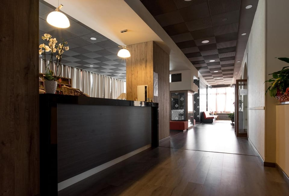 Shared lounge/TV area