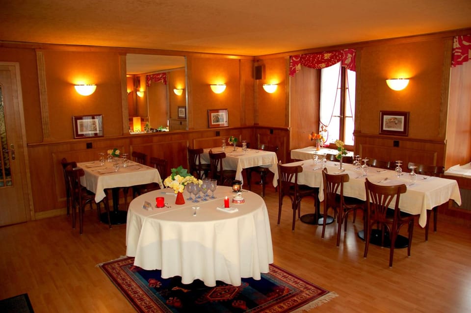 Hotel de l'ours Inn in Sainte-Croix