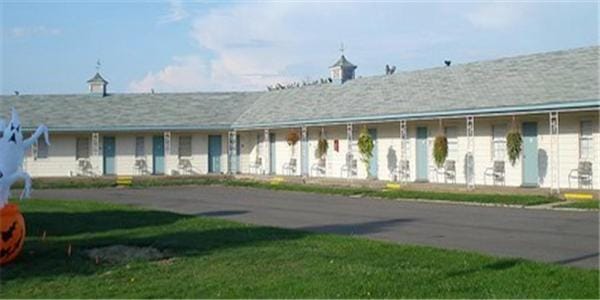 Theater Motel Motel in Lake Erie