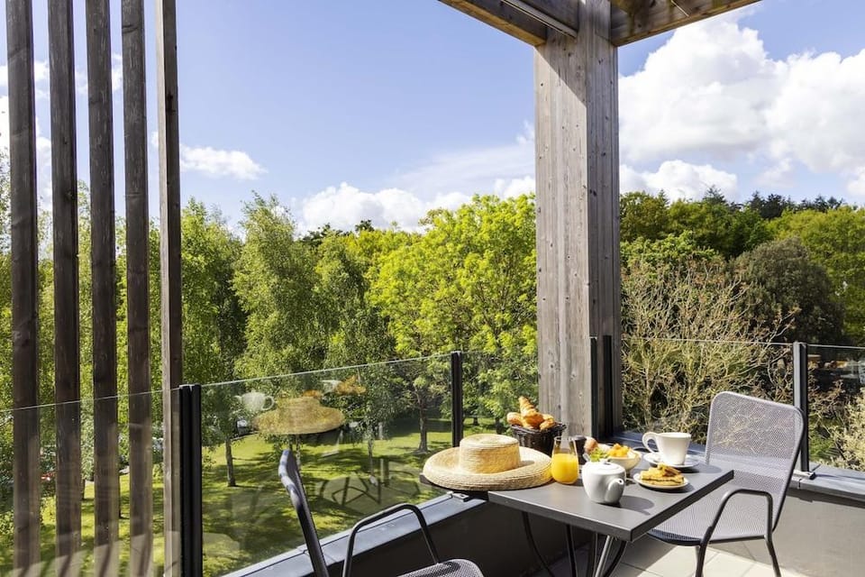 Best Western Plus Le Roi Arthur Hotel Et Spa Hotel in Centre-Val de Loire