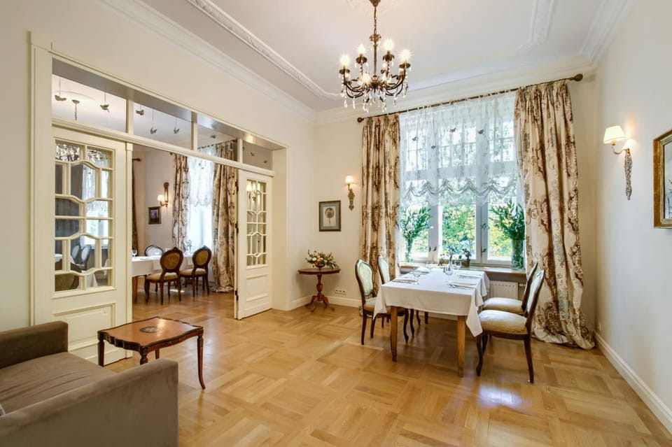 Palac Zdunowo Apartment hotel in Masovian Voivodeship