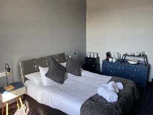 Bay View Rooms at Mentone Hotel Hotel in Weston-super-Mare