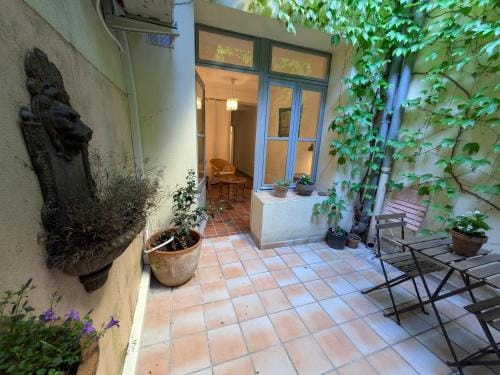 Maison aigues-mortaise dans la cite Hotel in Le Grau-du-Roi