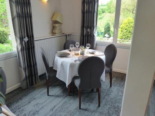 Auberge De L'Abbaye-Logis Hotel Restaurant Hotel in Normandy