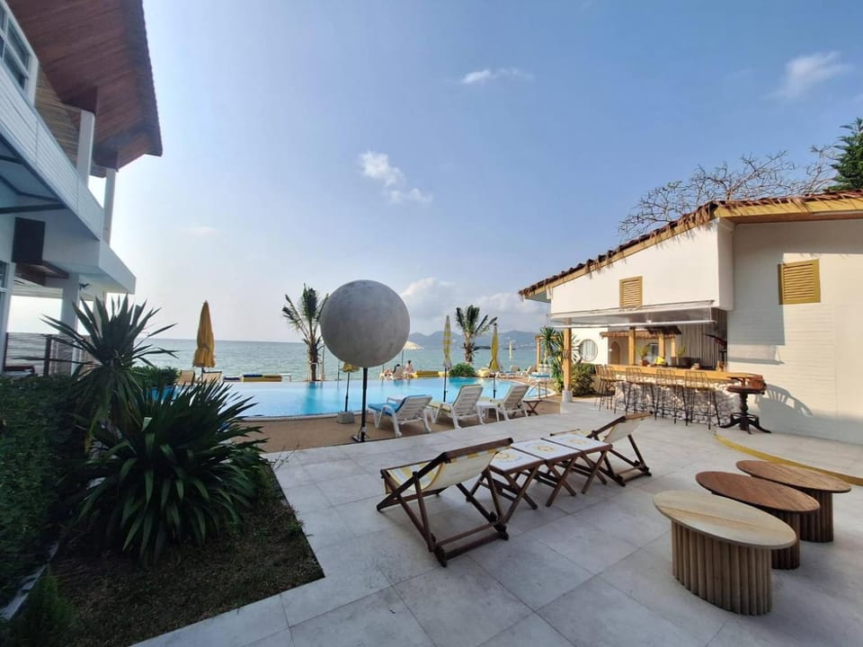 Smile Samui Chaweng Beach Front Resort Hotel in Ko Samui