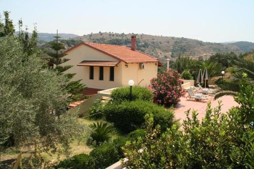 Stratos Villas Hotel in Crete