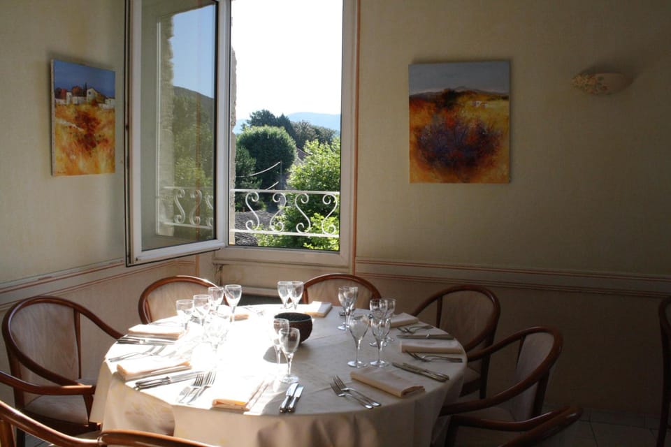 Logis Hotel Le Jabron Hotel in Provence-Alpes-Côte d'Azur