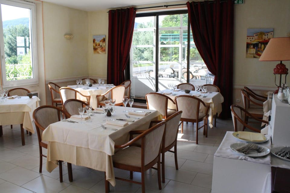 Logis Hotel Le Jabron Hotel in Provence-Alpes-Côte d'Azur
