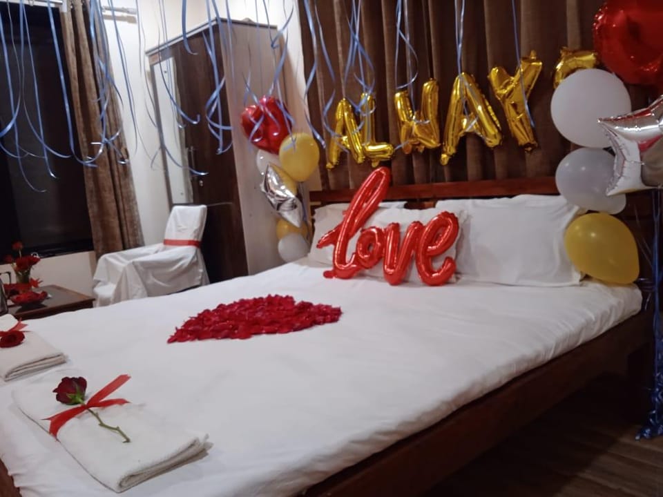 Vinee's kitchen and Motel Hotel in Maharashtra