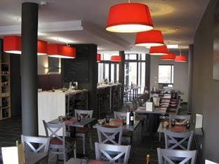 Brit Hotel Du Dauphin L'Aigle Hotel in Normandy